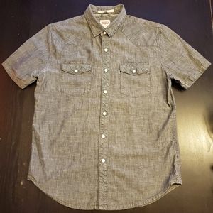 Levi's short sleeve button down shirt - size L